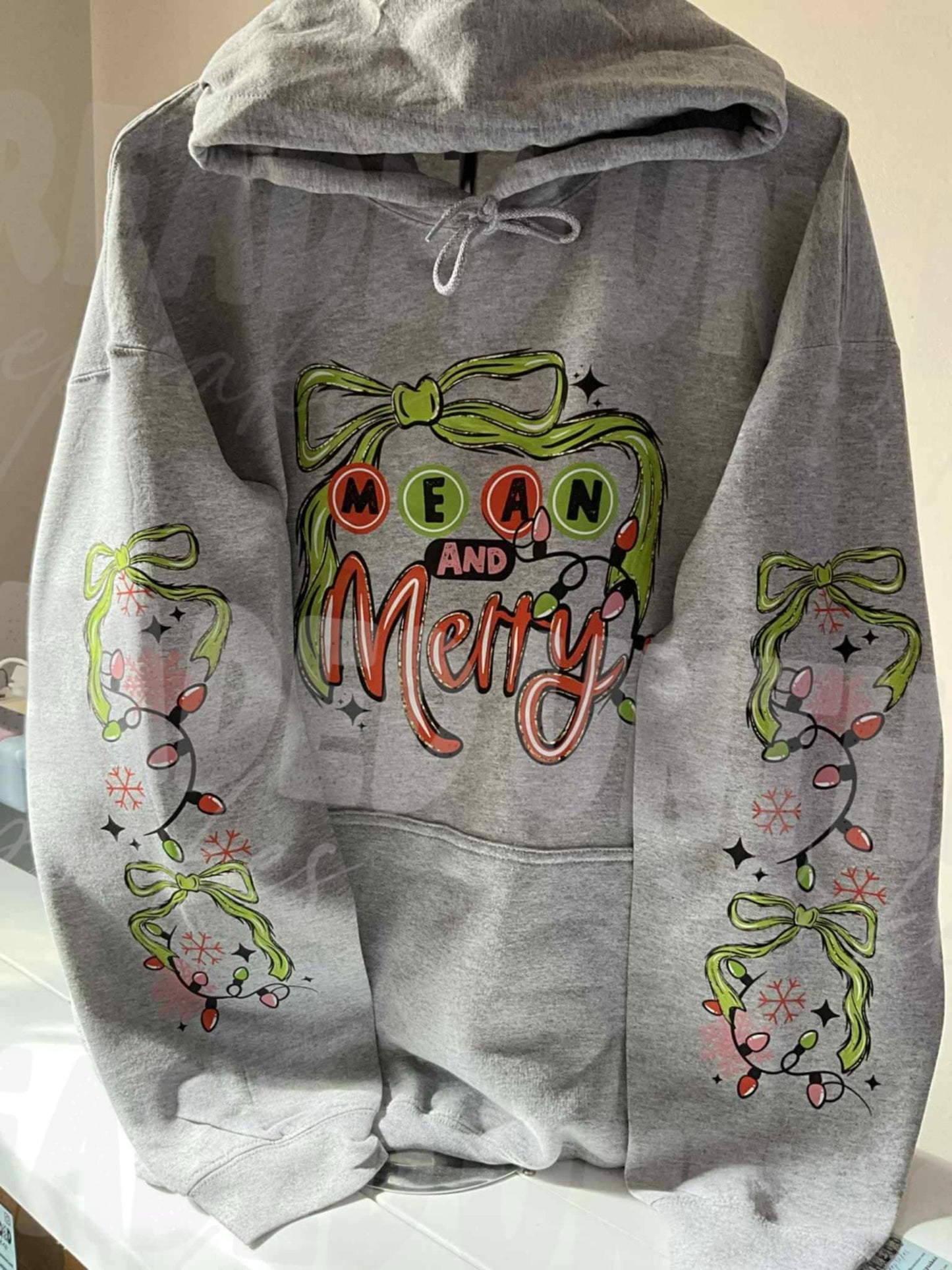 🎄 Mean & Merry Hoodie – XL 🎁