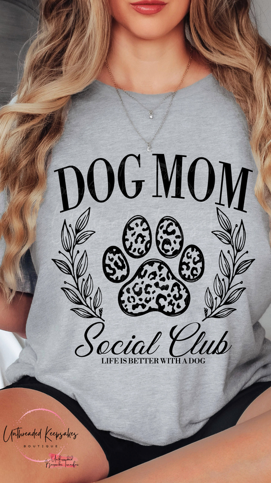 Dog Mom Cute Womens Graphic T-shirt