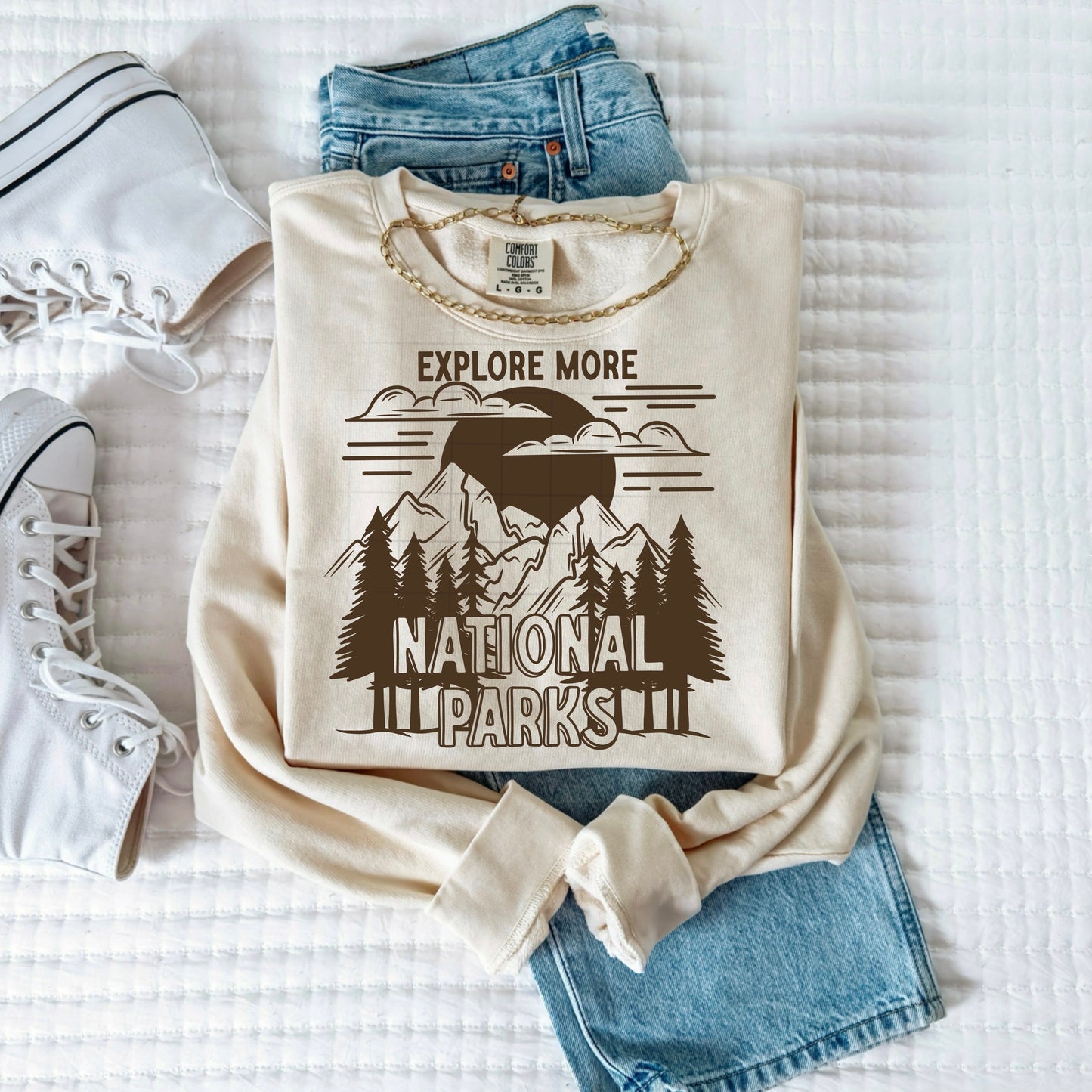 Outdoorsy Graphic Sweatshirt – Explore More National Parks