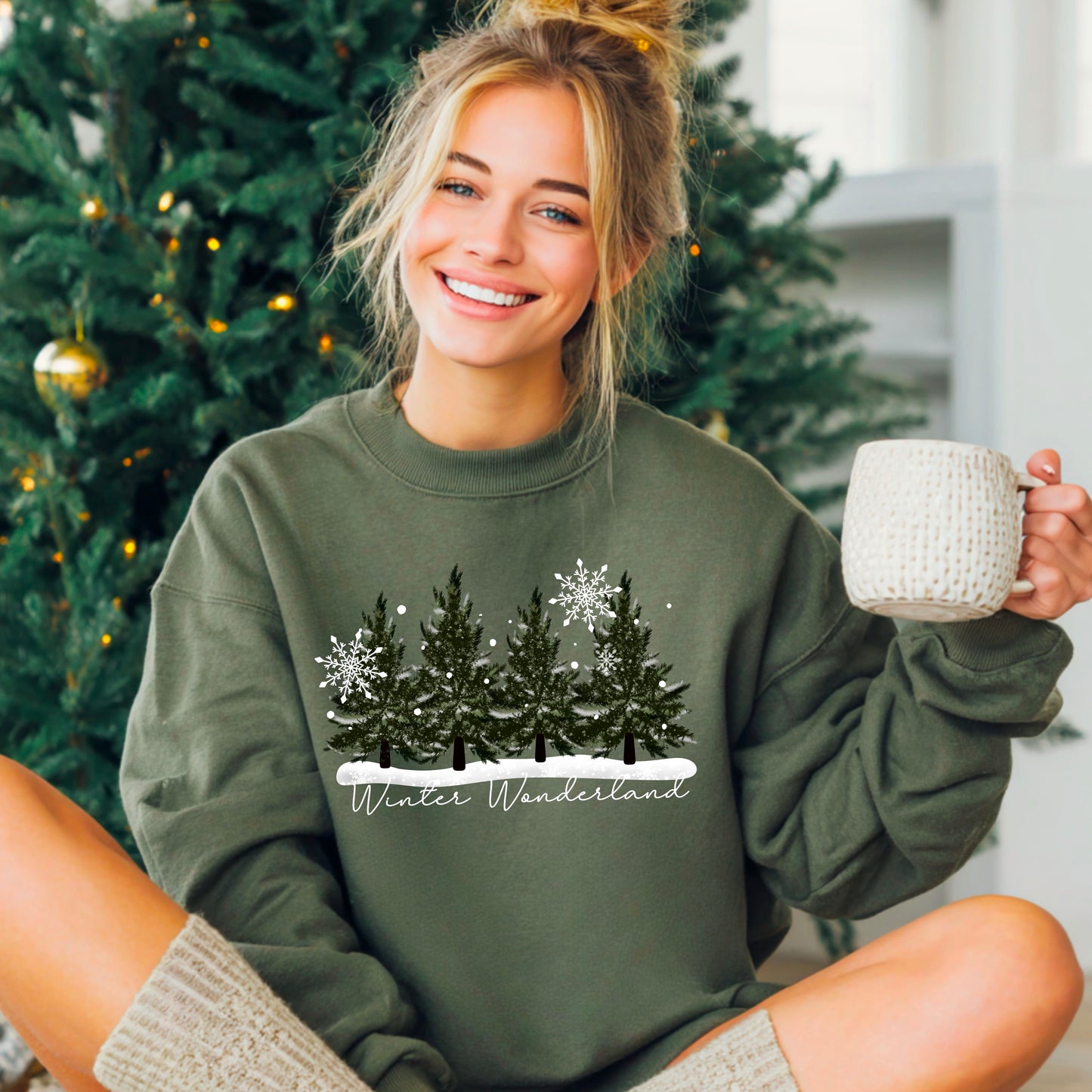 Winter Wonderland – Cozy Christmas Tree Sweatshirt