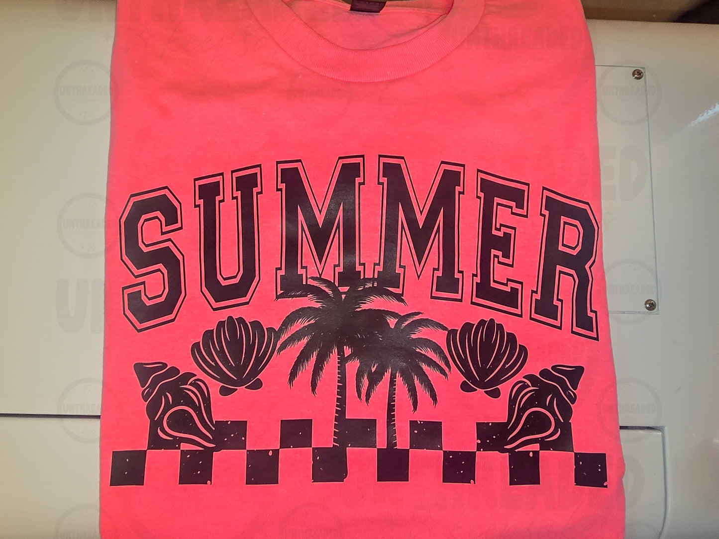 Summer Palm Trees & Shells Tee – Neon Pink Women’s Graphic Shirt (Large)