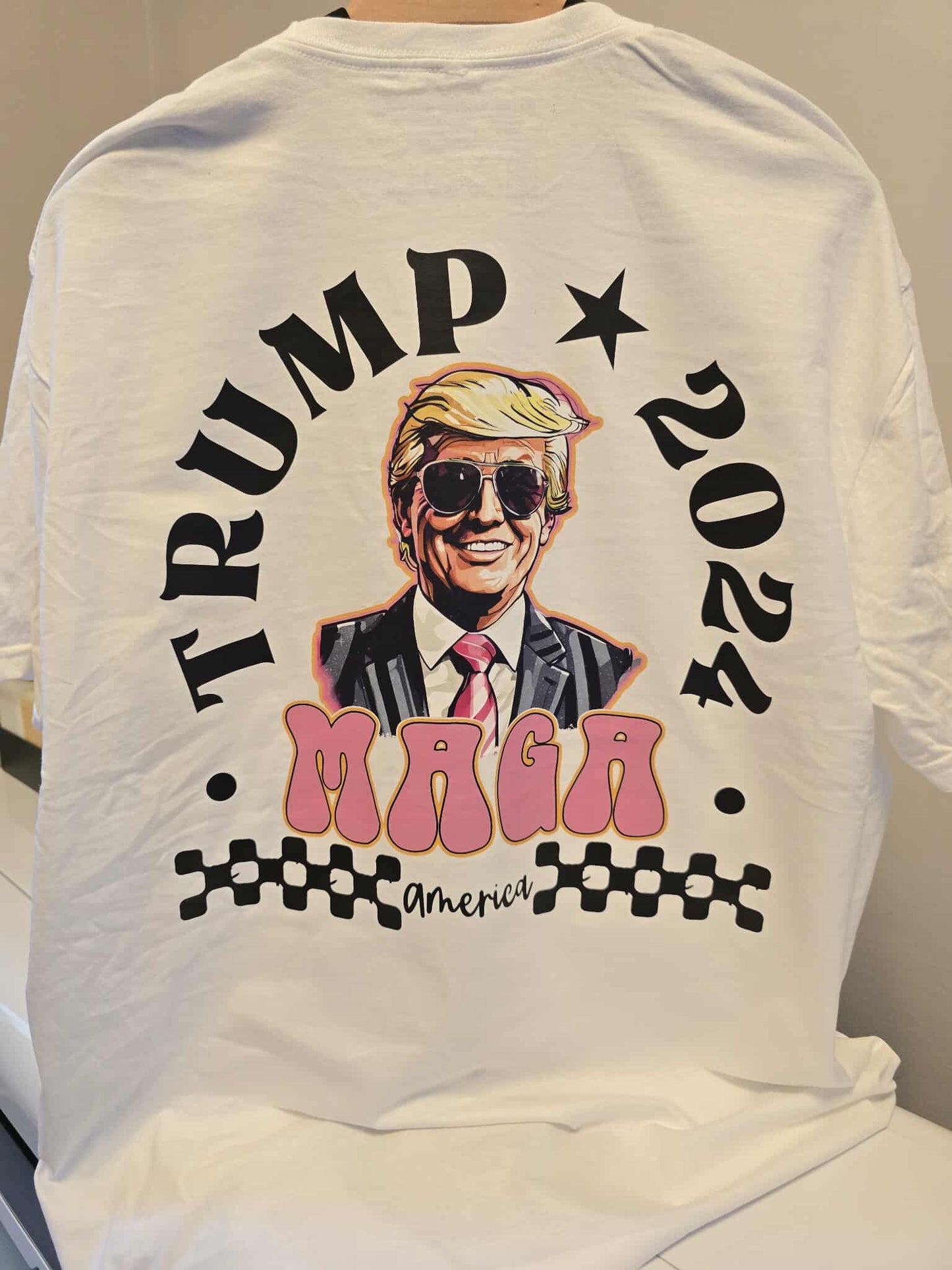 ⭐ Trump 2024 MAGA Graphic T-Shirt – XL – Retro Vibes