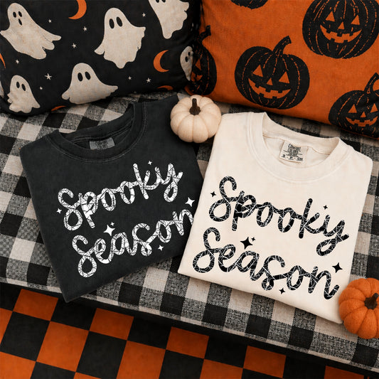 Spooky Season Shirt | Halloween Script Graphic Tee | Cute Spooky Season T-Shirt | Ghost & Pumpkin Fall Shirt | Minimalist Halloween Tee 🎃👻