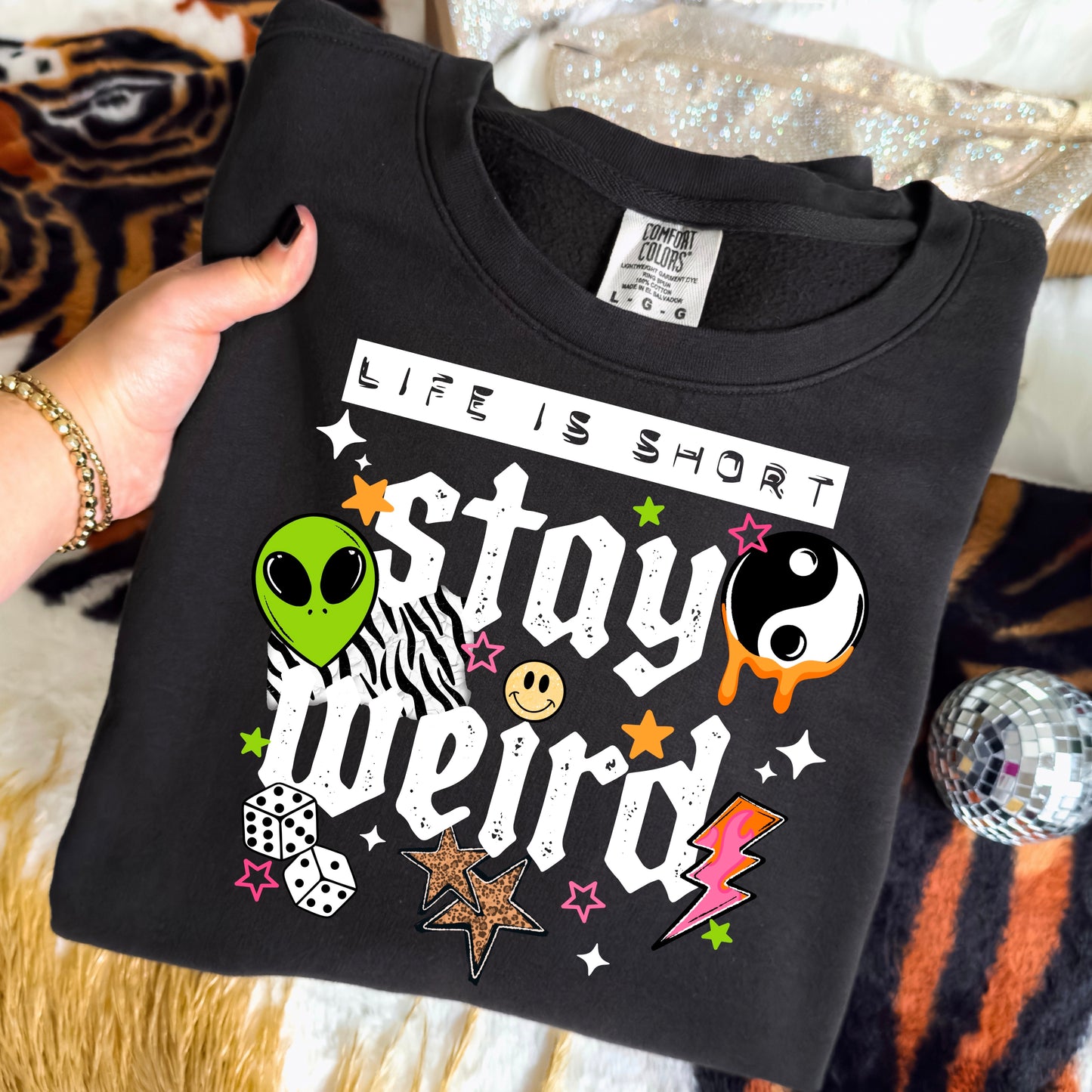 Life Is Short Stay Weird Shirt | Retro Alien Graphic Tee | Funny Gothic T-Shirt | Alternative Aesthetic Shirt | Trendy Unisex Graphic Tee 👽✨🖤