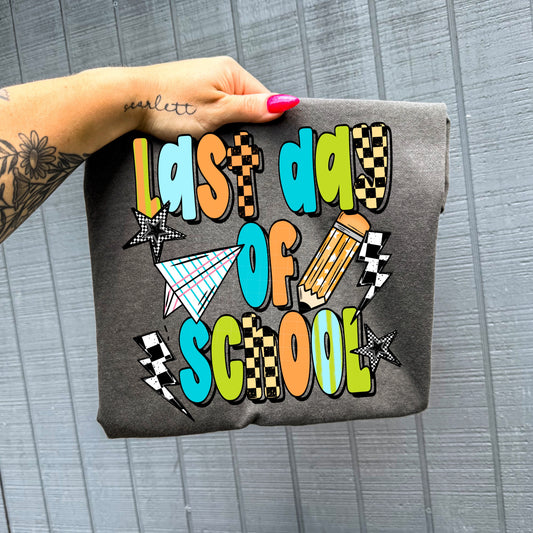 Last Day of School Tee 🎉 Retro Teacher Student Shirt