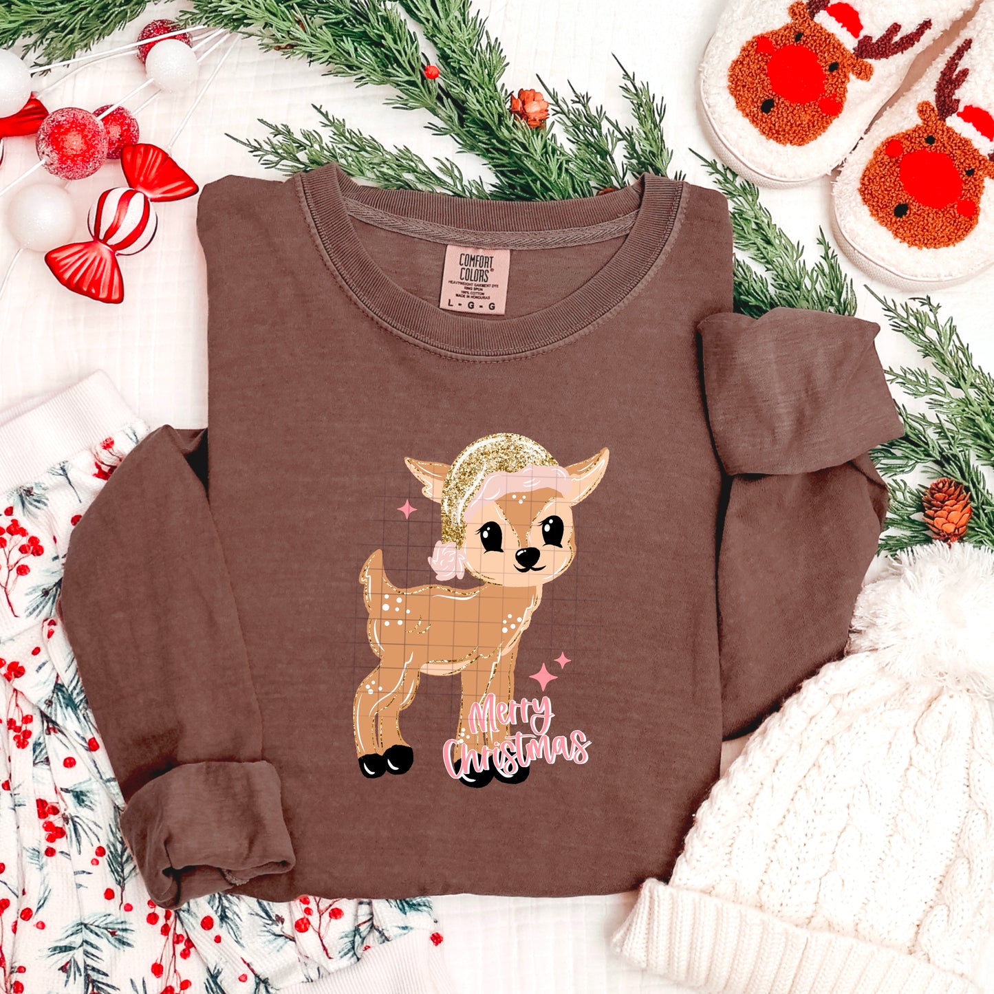 🦌✨ Merry Christmas Deer Sweatshirt – Cute Pink & Gold Holiday Pullover