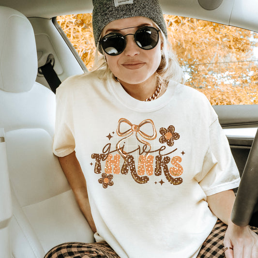 🧡 Give Thanks Fall Tee 🍂 Retro Thanksgiving Graphic Shirt ✨ Autumn Aesthetic T-Shirt