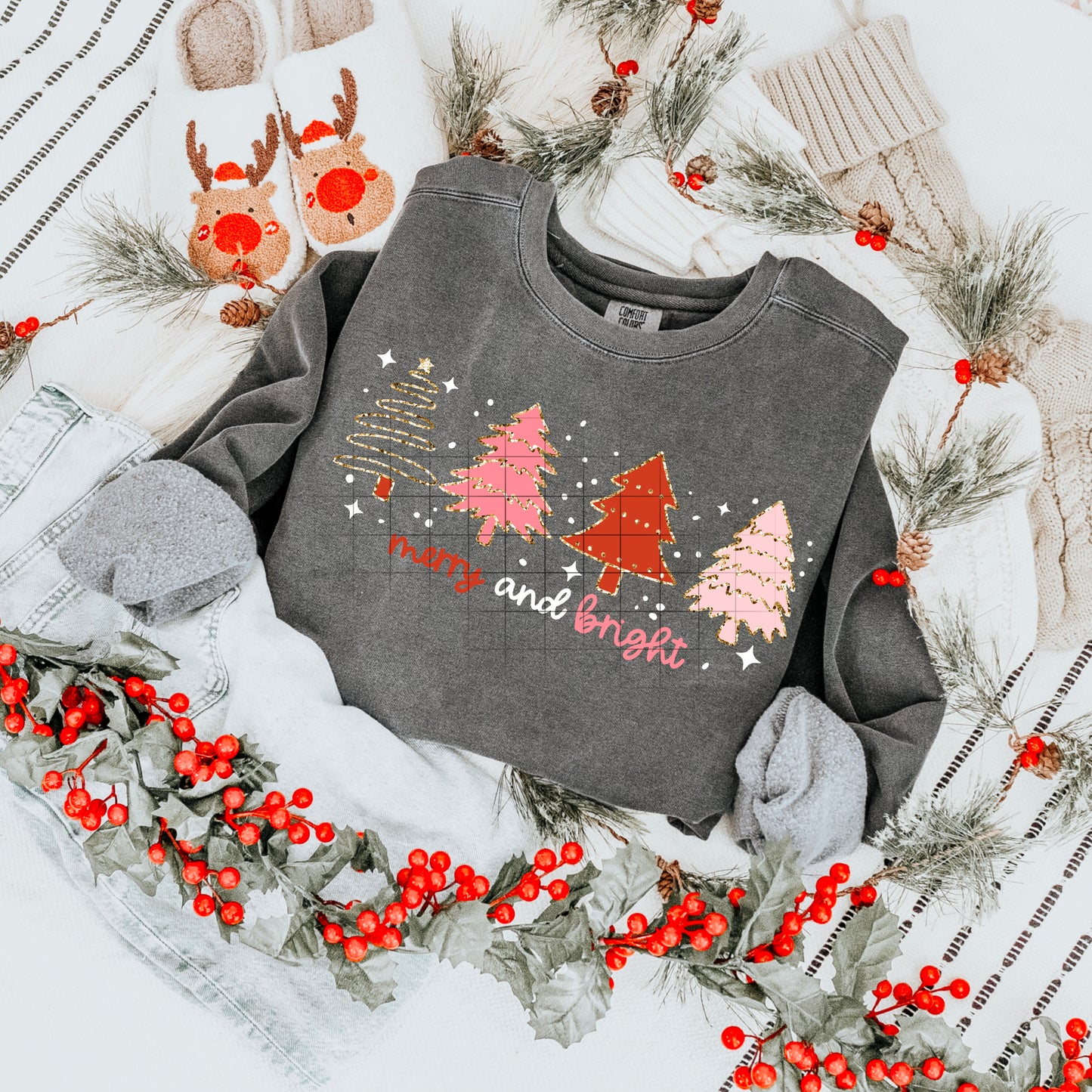 🎄 Merry and Bright Christmas Sweatshirt ✨ Pink & Red Holiday Trees Crewneck ❤️ Festive Winter Sweater