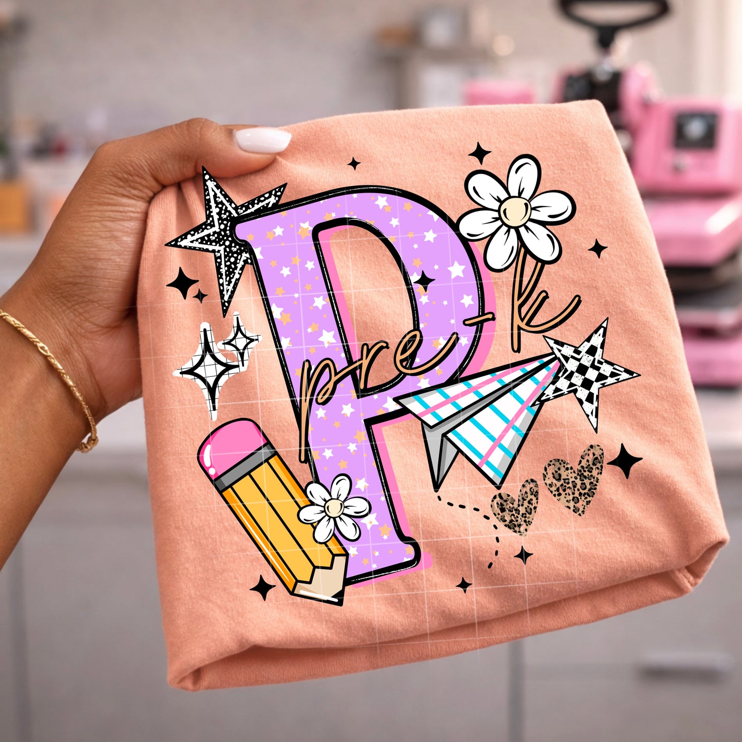 Hello Grade Teacher Shirt | Back to School Teacher Tee | Preschool Kindergarten First Second Third Fourth Fifth Grade Shirt | Cute School Graphic Tee ✏️🍎📚