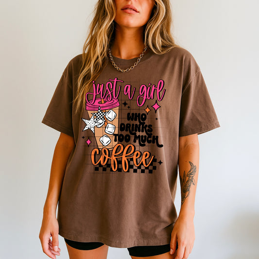 ☕ “Just a Girl Who Drinks Too Much Coffee” T-Shirt – Cute Coffee Lover Graphic Tee | Retro Stars & Checkered Design | Unisex Shirt