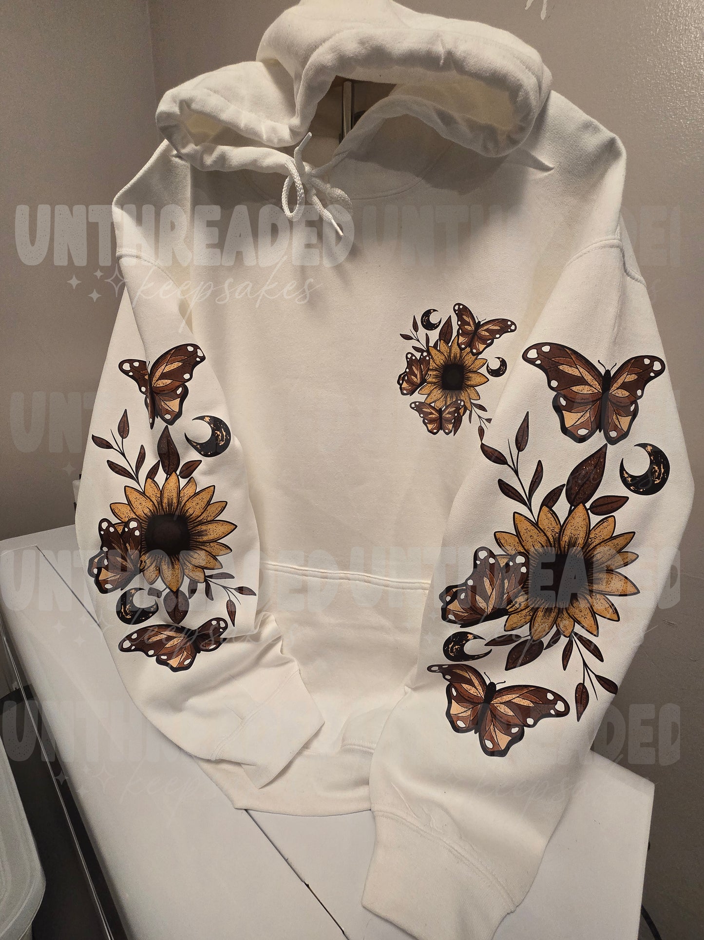 🌻 Sunflowers & Butterflies Cozy Hoodie – Nature-Inspired Boho Vibes 🌙