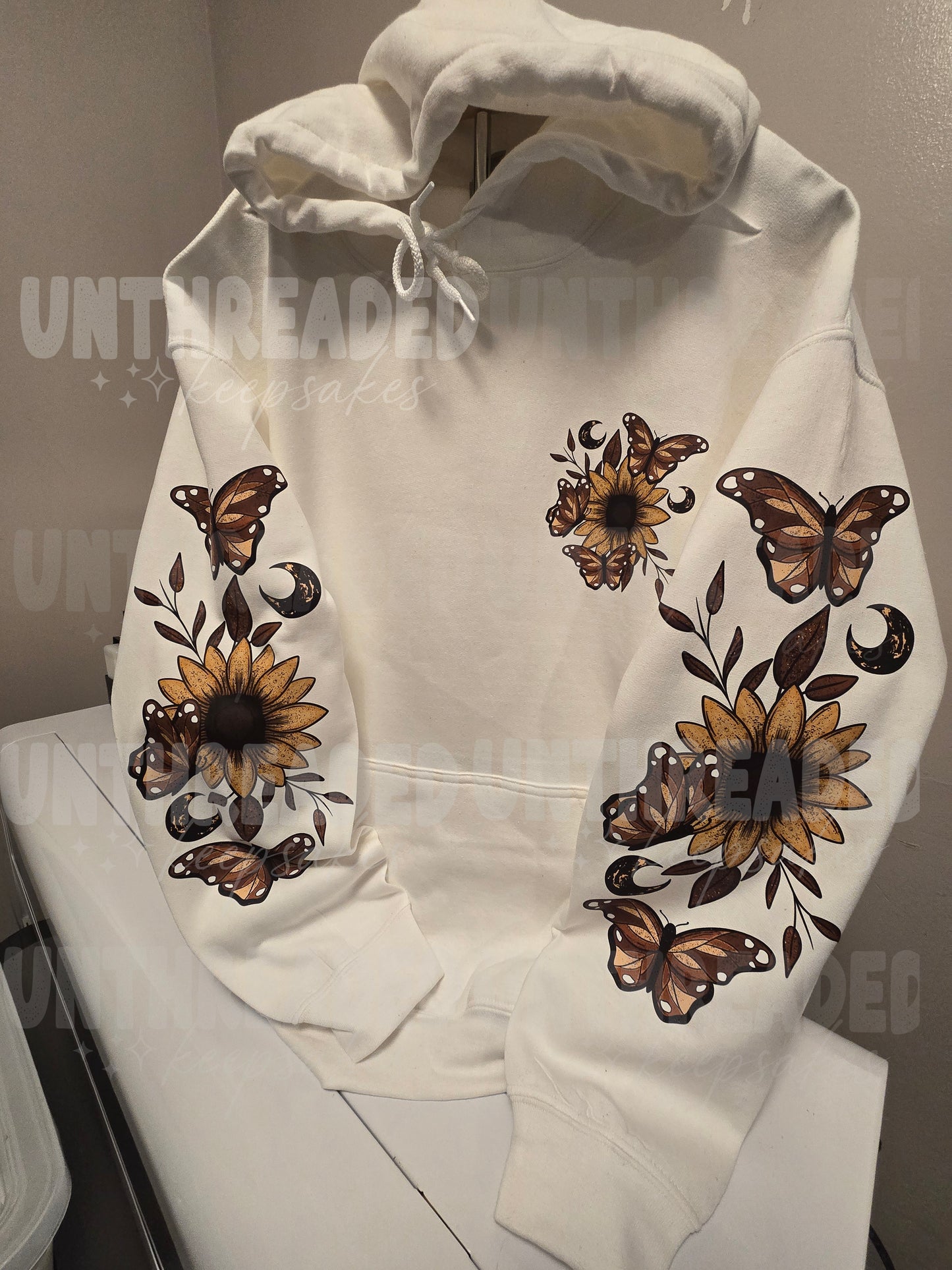 🌻 Sunflowers & Butterflies Cozy Hoodie – Nature-Inspired Boho Vibes 🌙