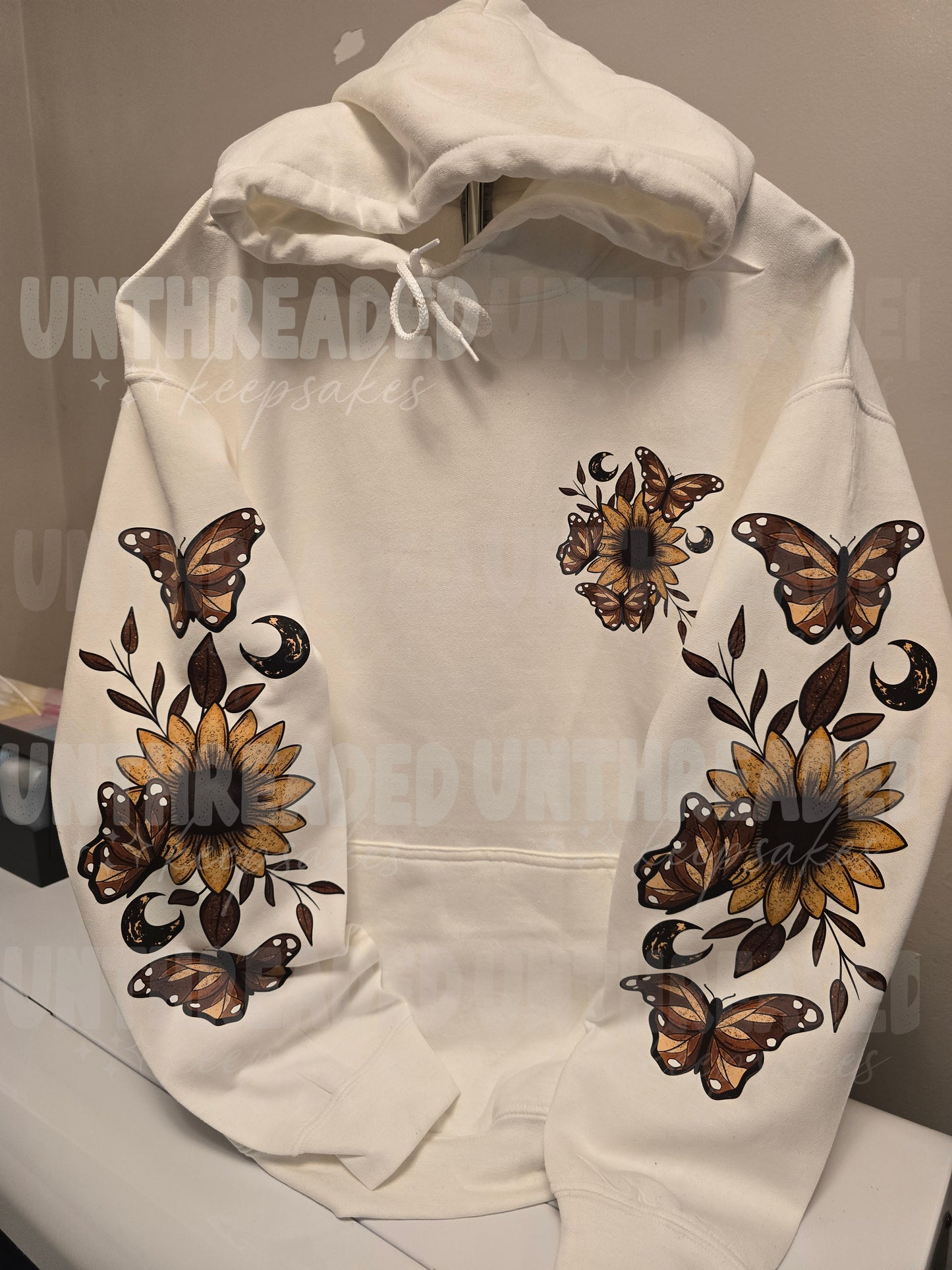 🌻 Sunflowers & Butterflies Cozy Hoodie – Nature-Inspired Boho Vibes 🌙