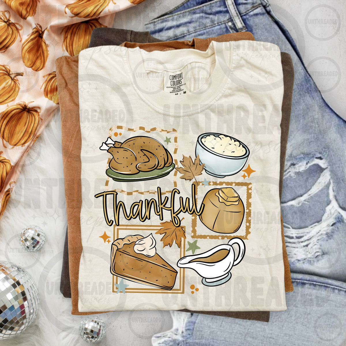 Thankful Thanksgiving dinner graphic T-shirt in cream